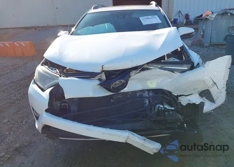 2017 Toyota Rav4 Xle z USA, uszkodzony, nr VIN 2T3WFREV4HW312850